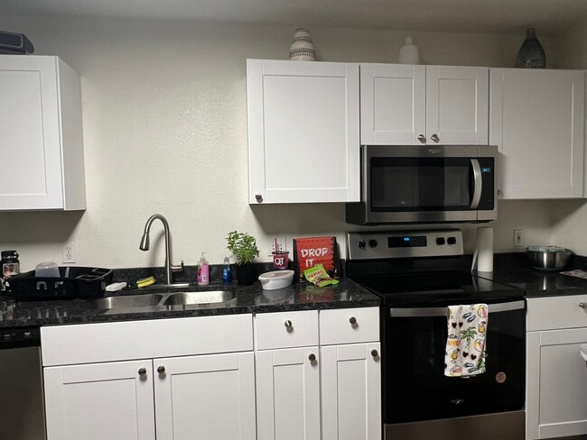 Photo - 1213 Deerhound Pl