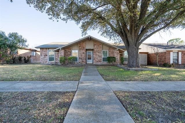 6218 Fallbrook Dr