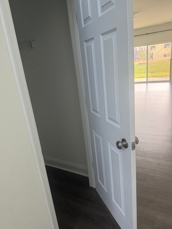 Photo - 7025 Leire Ln