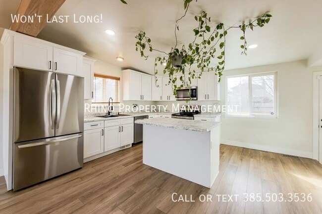 Photo - 1993 Champagne Ave