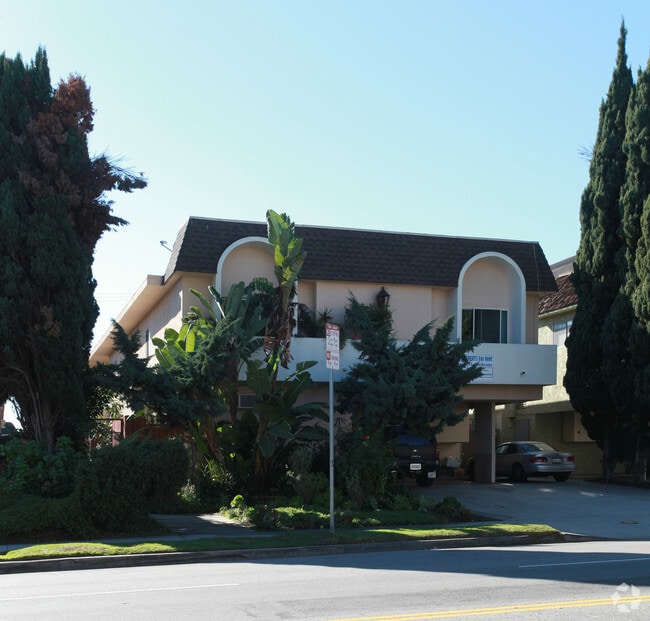 1419 S Bundy Dr