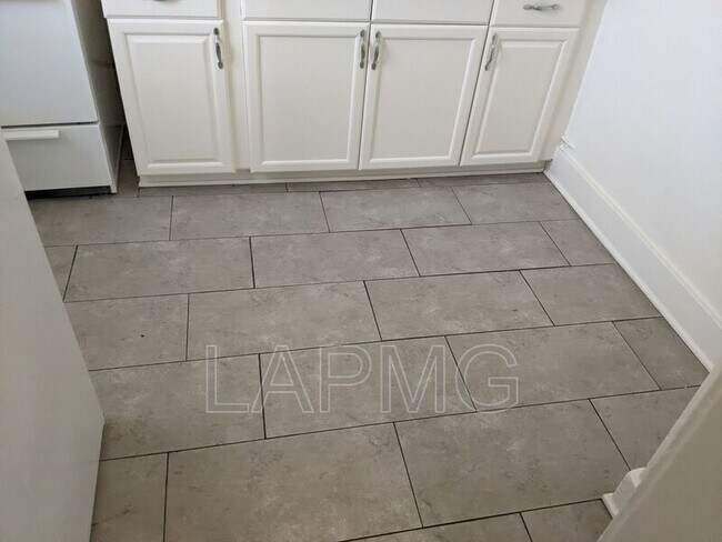 Photo - 2913 S. Flower Street Unit C05