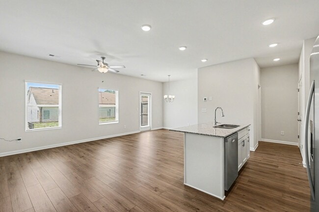 Photo - 6386 Sundowner Pl SW