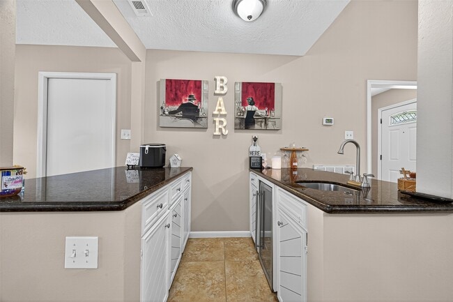 Building Photo - 4006 Dover St