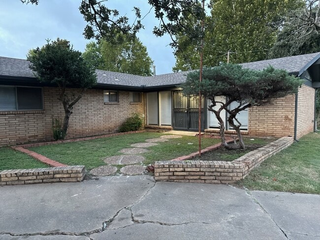 Building Photo - 1700 N Alexander Ln Rental