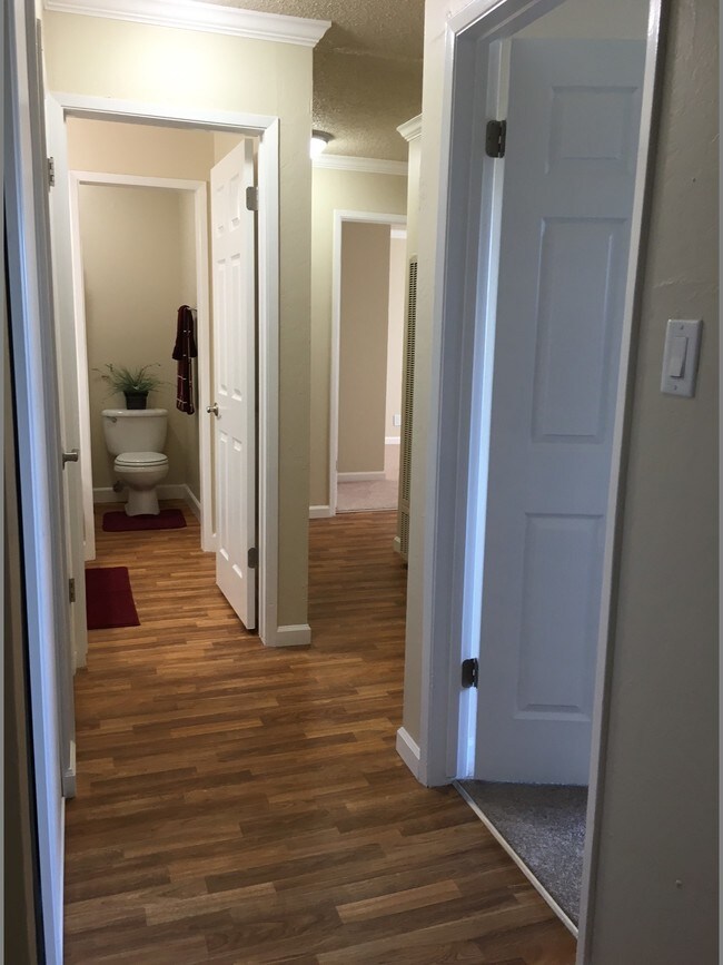 Chateau Manor Apartments