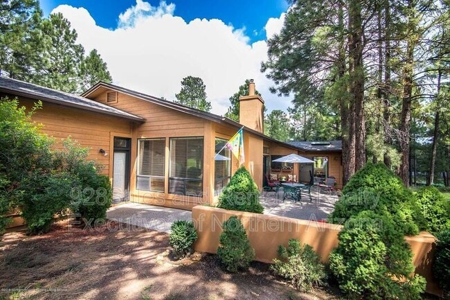 Photo - 1740 N Doral Way
