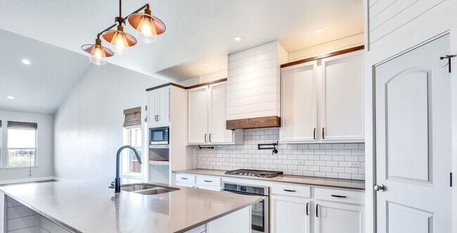 Photo - 217 Andele Way