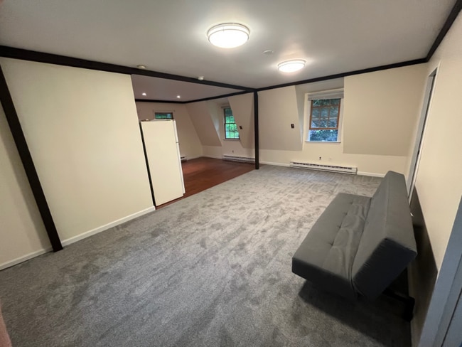 Photo - 322 E Boyds Rd