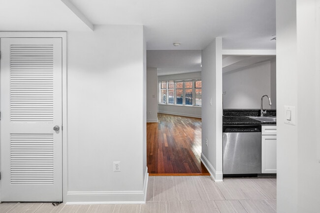 Building Photo - 1150 K St NW Unit 311