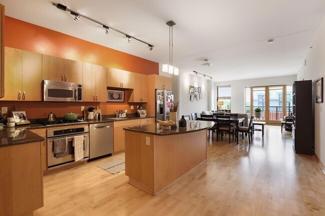 Building Photo - 401 N 2nd St Rental