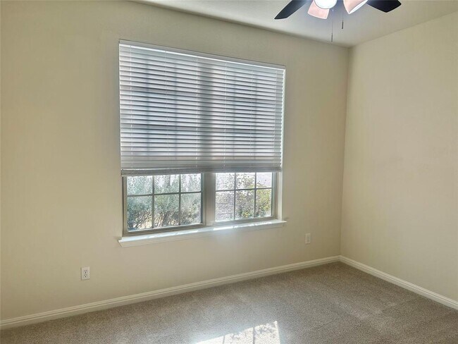 Photo - 7211 Loggia Pl
