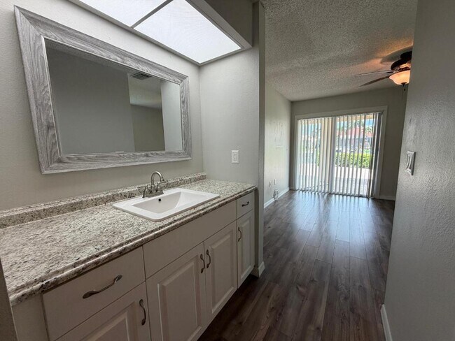2334 Magdalina Dr