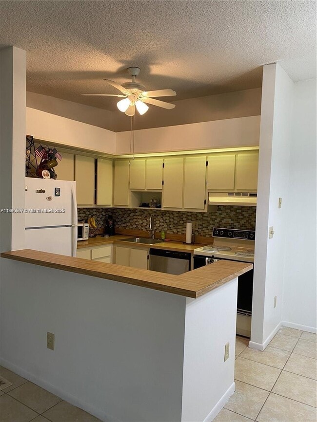 Photo - 10407 E Clairmont Cir Apartamento Unidad 210