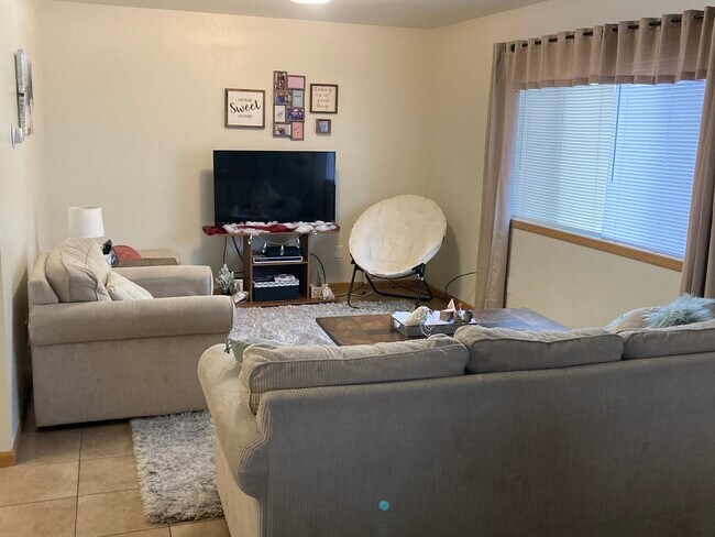 Photo - 1519 Springbrook Dr