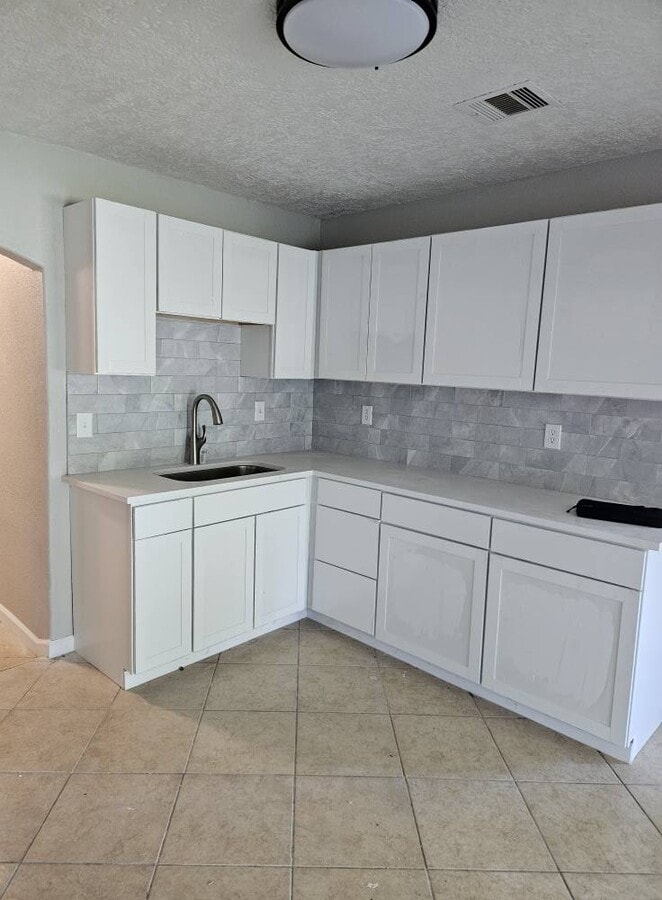 Photo - 1205 W Wrenway Ave