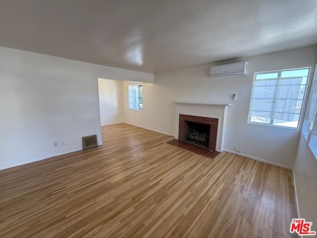 Photo - 3237 Midvale Ave