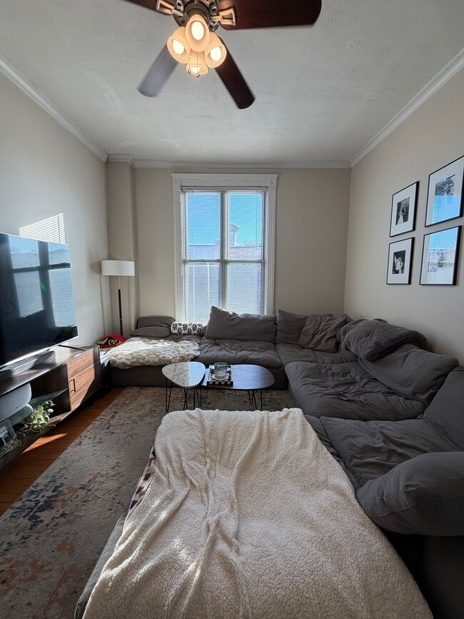 Photo - 3730 N Sheffield Ave Unit 3R