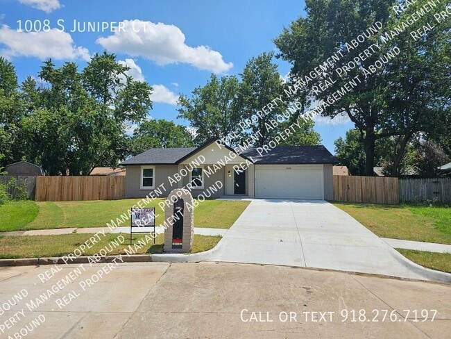 Photo - 1008 S Juniper Ct