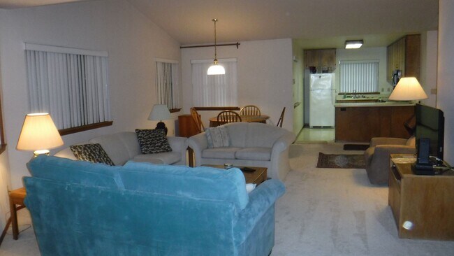 Photo - ATTENTION TRAVELING PROFESSIONALS!