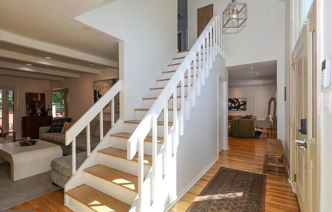 Foyer - 206 Drakes Drum Dr
