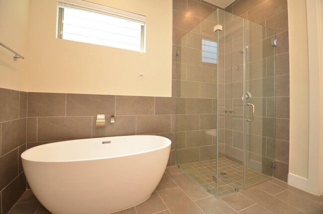 Photo - 2616 Riverside Dr