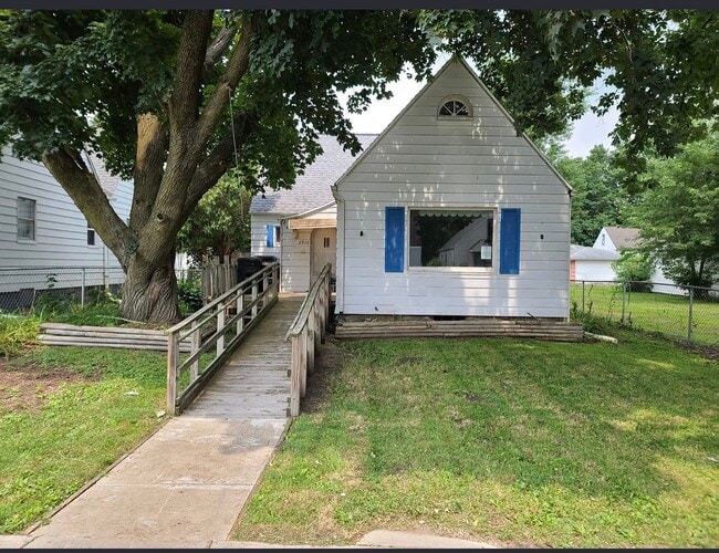 Building Photo - 2913 Fredrickson St