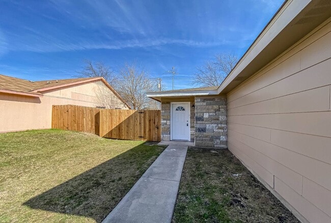 Photo - 2208 Shoemaker Dr