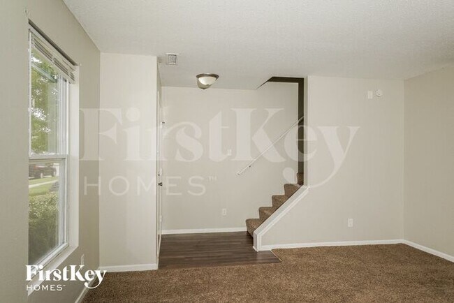 Photo - 831 Olmsted Dr