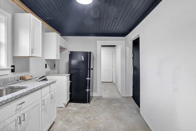 Photo - 124 N Mecklenburg Ave