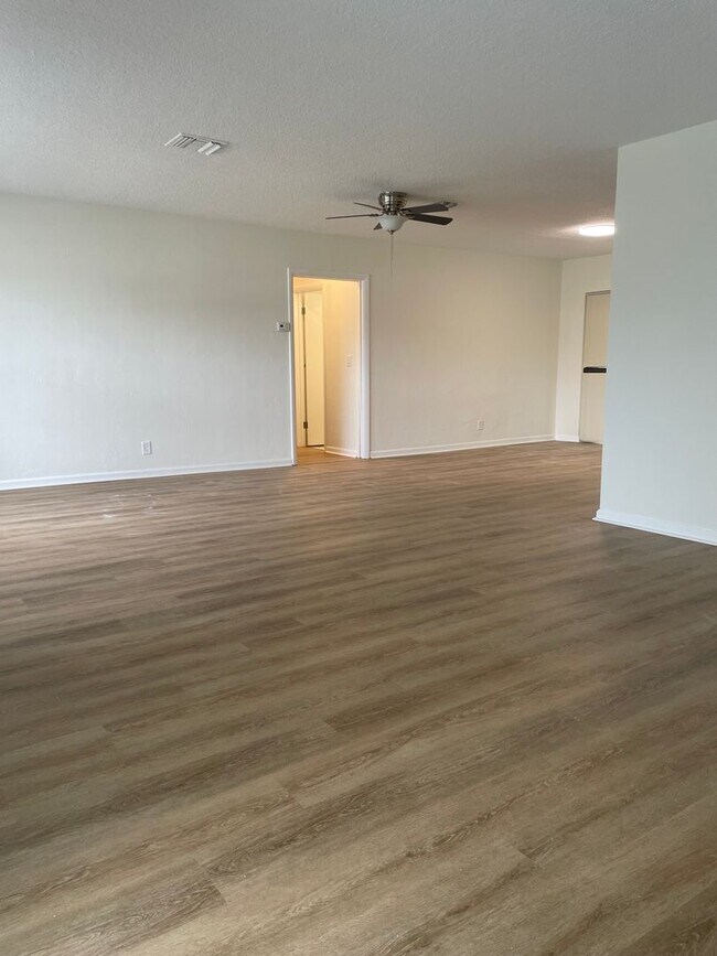 Photo - Hollywood Home