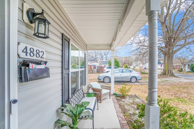 Photo - 4882 Elmhurst Ave