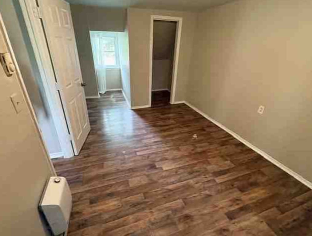 Photo - 1411 Hopkins Rd
