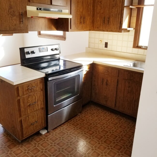 Photo - 573 Krumkill Rd Unit 1