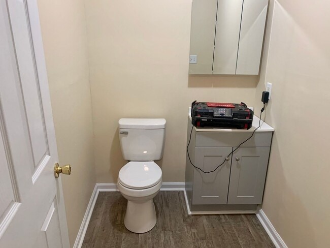 Photo - 1069 Flint Hill St