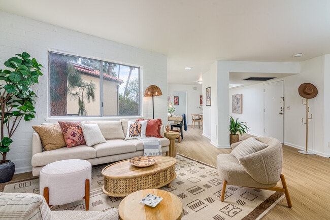 Photo - 2260 N Cahuenga Blvd Condo Unit 305