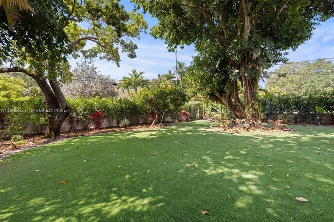 Photo - 90 NE 106th St