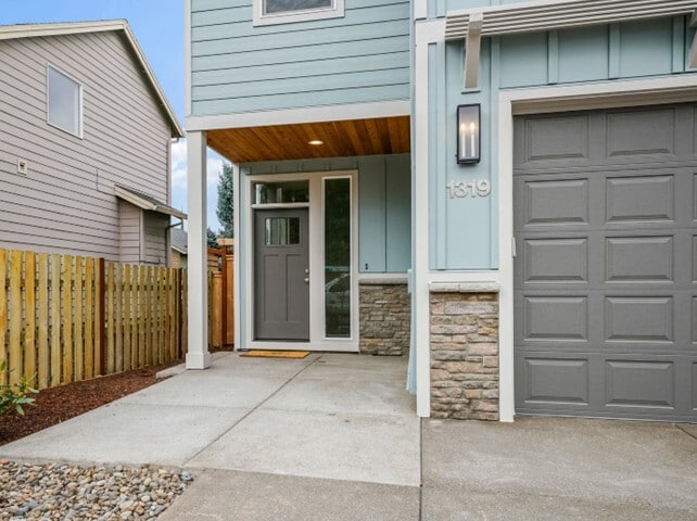 Photo - 1319 Oppek St NE