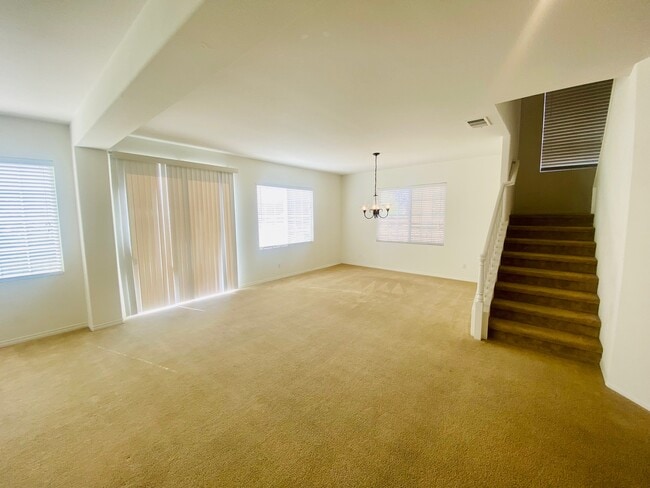 Photo - 2306 Cornflower Way