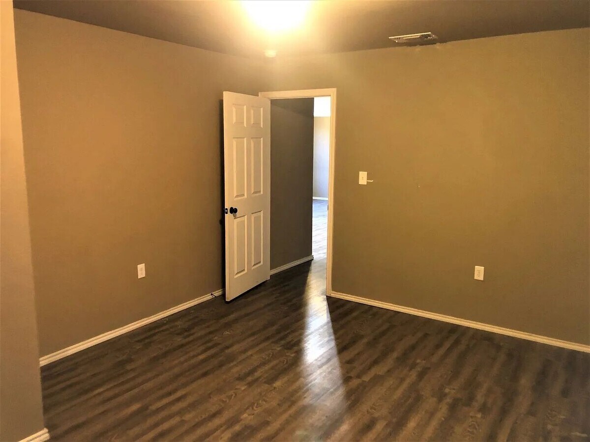 Photo - 521 45th St Unidad 521 45th  1