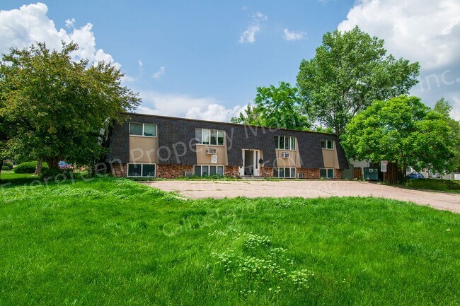 Building Photo - 1931 Ross Ct Rental