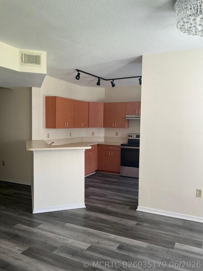 Photo - 168 SW Peacock Blvd Unit 35-103