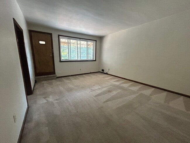 Photo - Fantastic 2 BR Apartment in South Oakland on Bates Street! CALL NOW! Unit 47#1