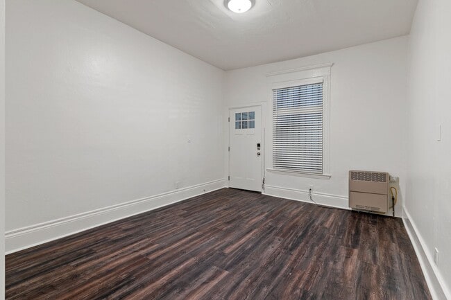 Photo - 330 Cedar Avenue