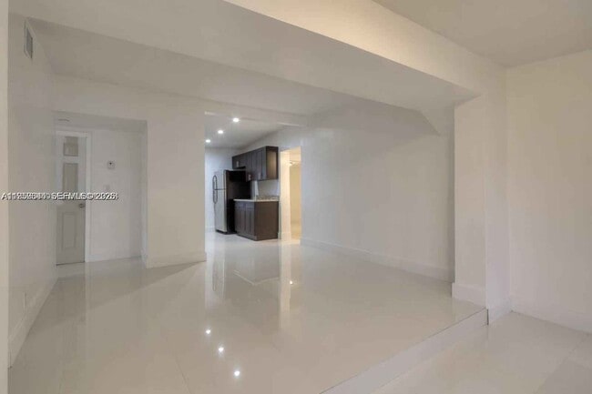 Photo - 2260 Service Rd