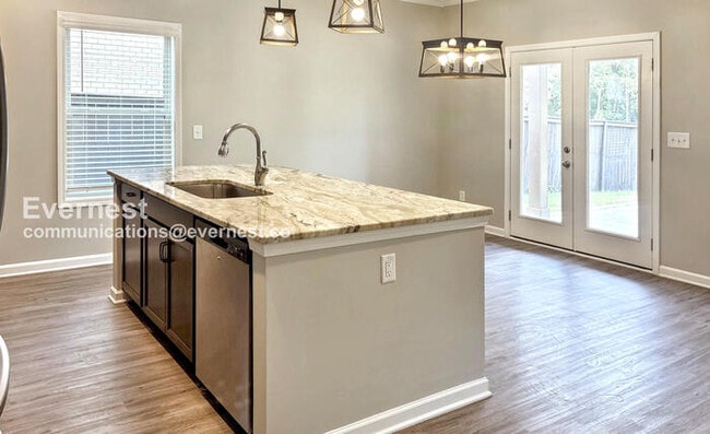 Photo - 115 Kretzer Ct