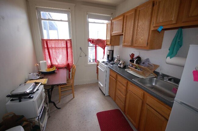 Building Photo - 1632 Commonwealth Ave Unit 25 Rental