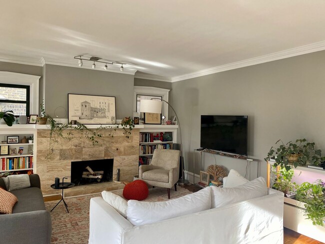 Photo - 434 W Aldine Ave