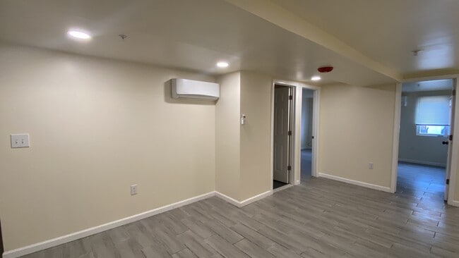 Photo - 2710 Dothan Plz Unit Apartment 1