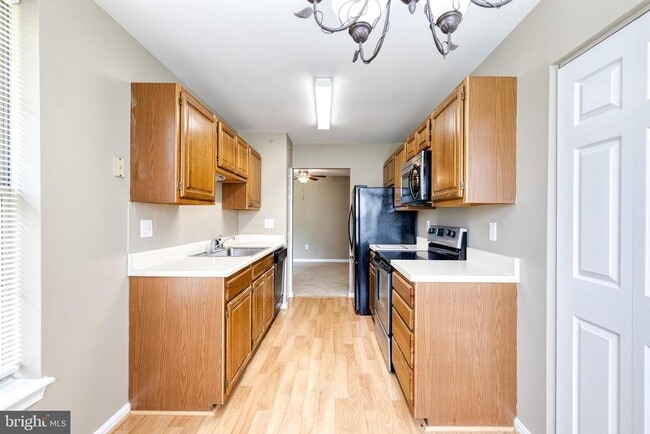 Building Photo - 3512 Thomas Pointe Ct Unit 1B